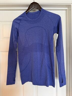 lululemon athletica Long Sleeve Seamless Top in Royal Blue